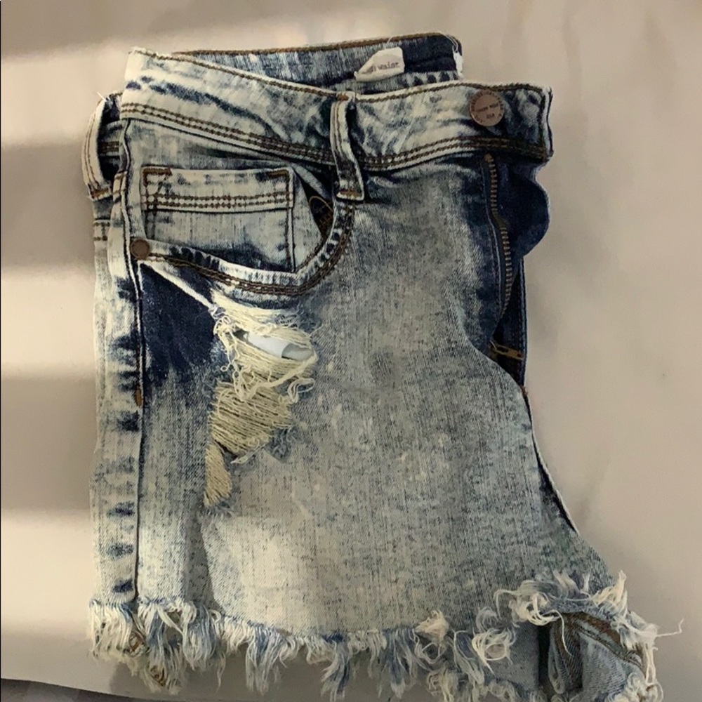 Jean Shorts - Picture 6 of 6